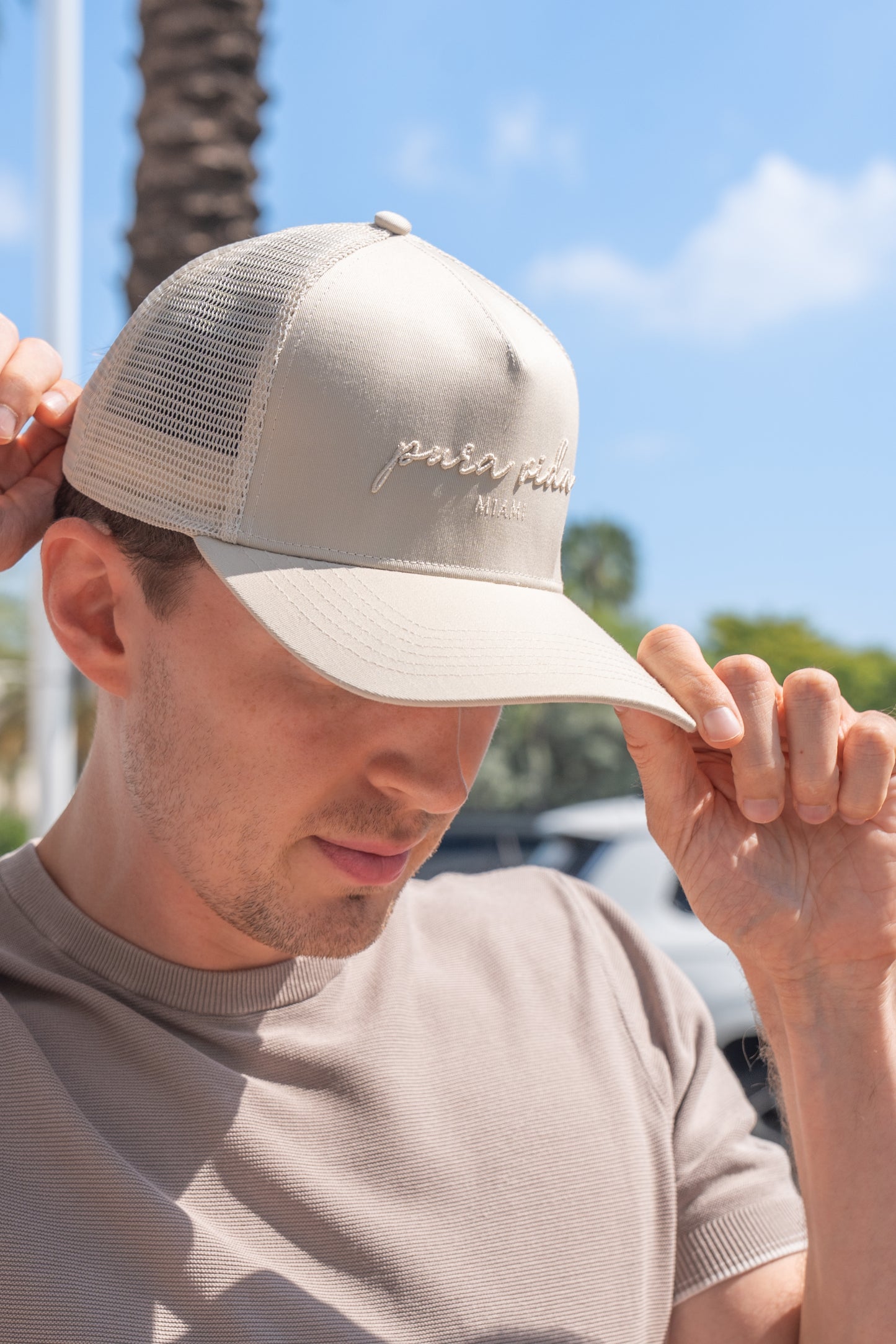 SAND TRUCKER HAT - SCRIPT